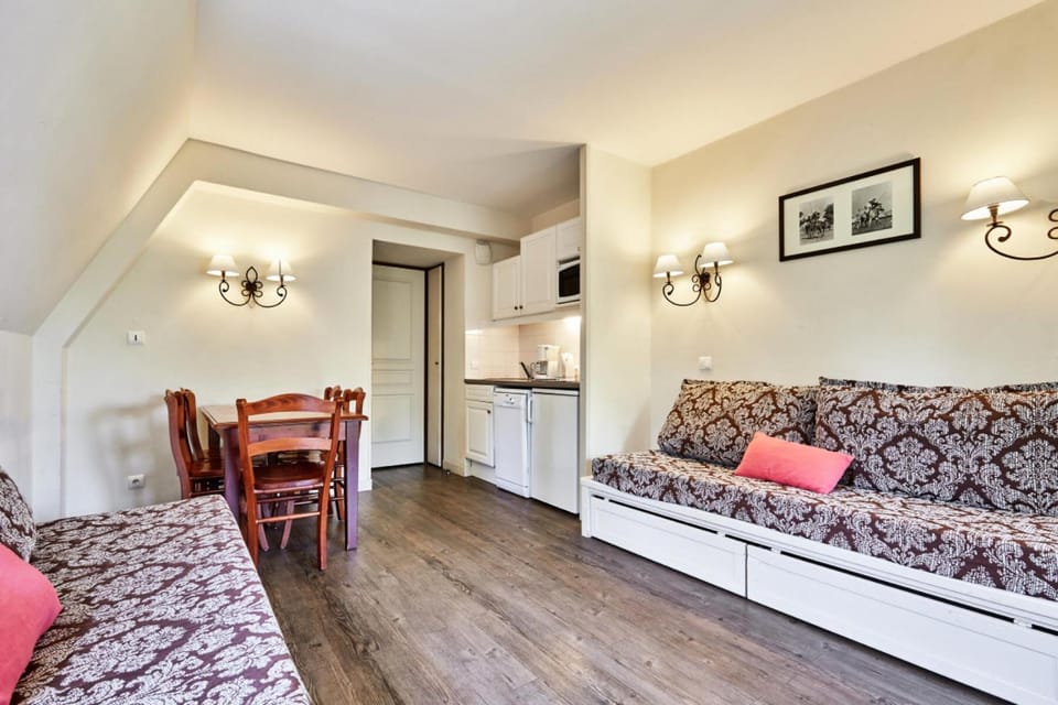 Bed, Living room, fireplace, furniture, kitchen