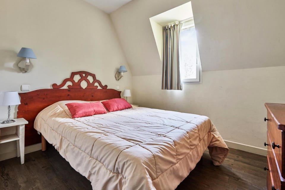 Bed, Bedroom, furniture