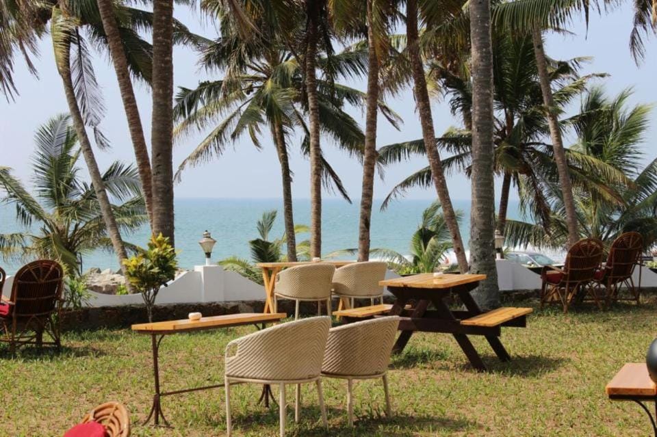 Vibes Beach House Villa in Varkala