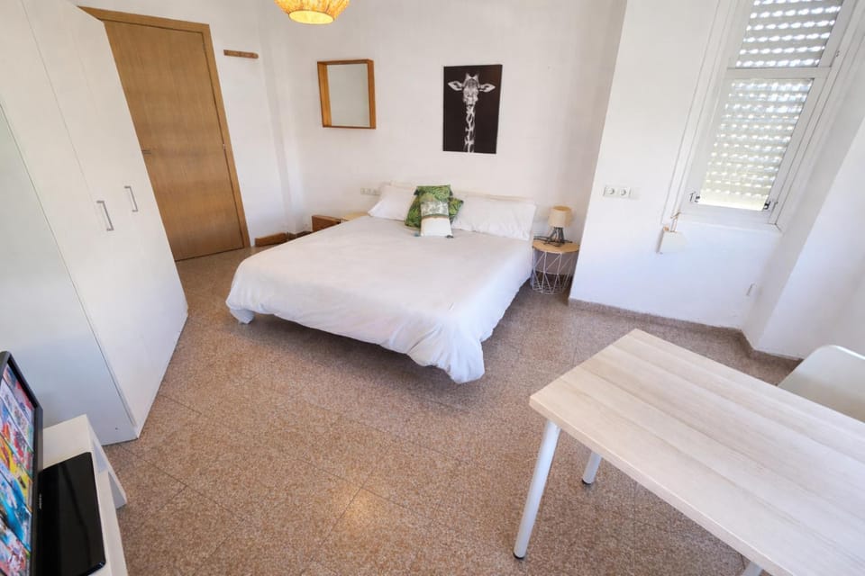 Bed, Photo of the whole room, Bedroom, wardrobe