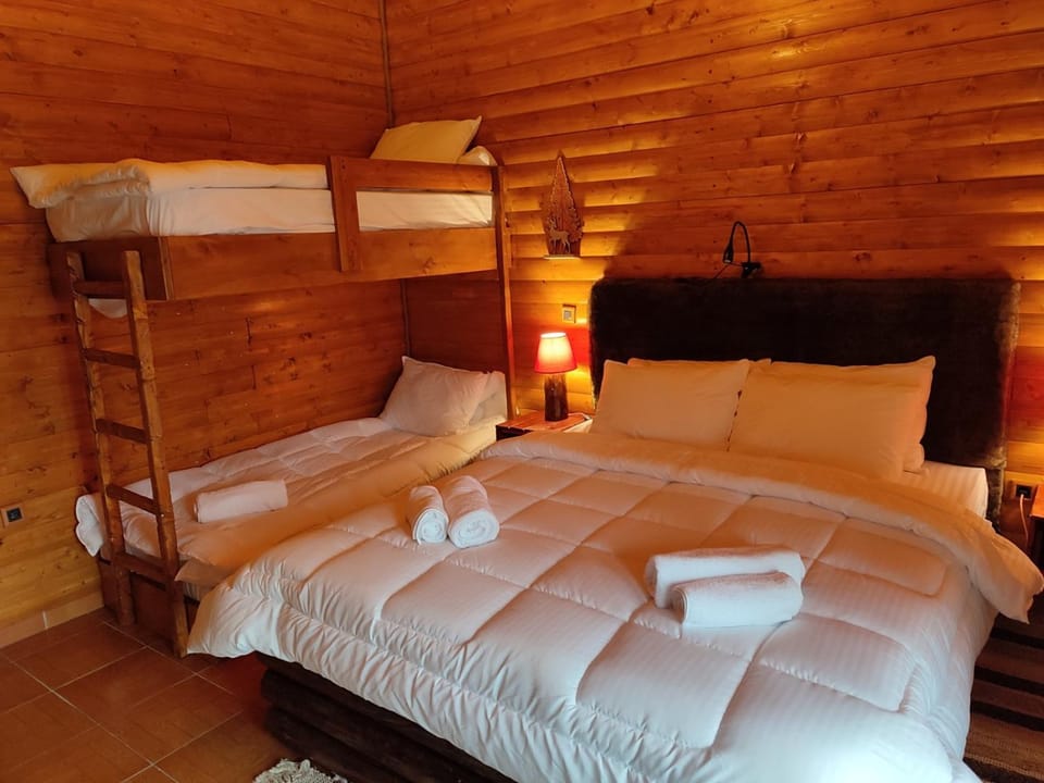 Ο Σκίουρος Παραδοσιακοί Ξενώνες Bed and Breakfast in Peloponnese, Western Greece and the Ionian