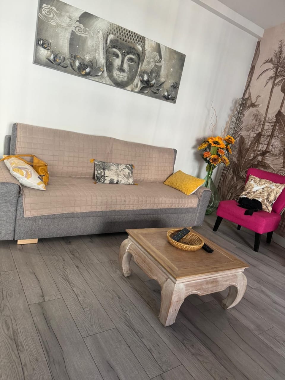 Communal lounge/ TV room, Living room