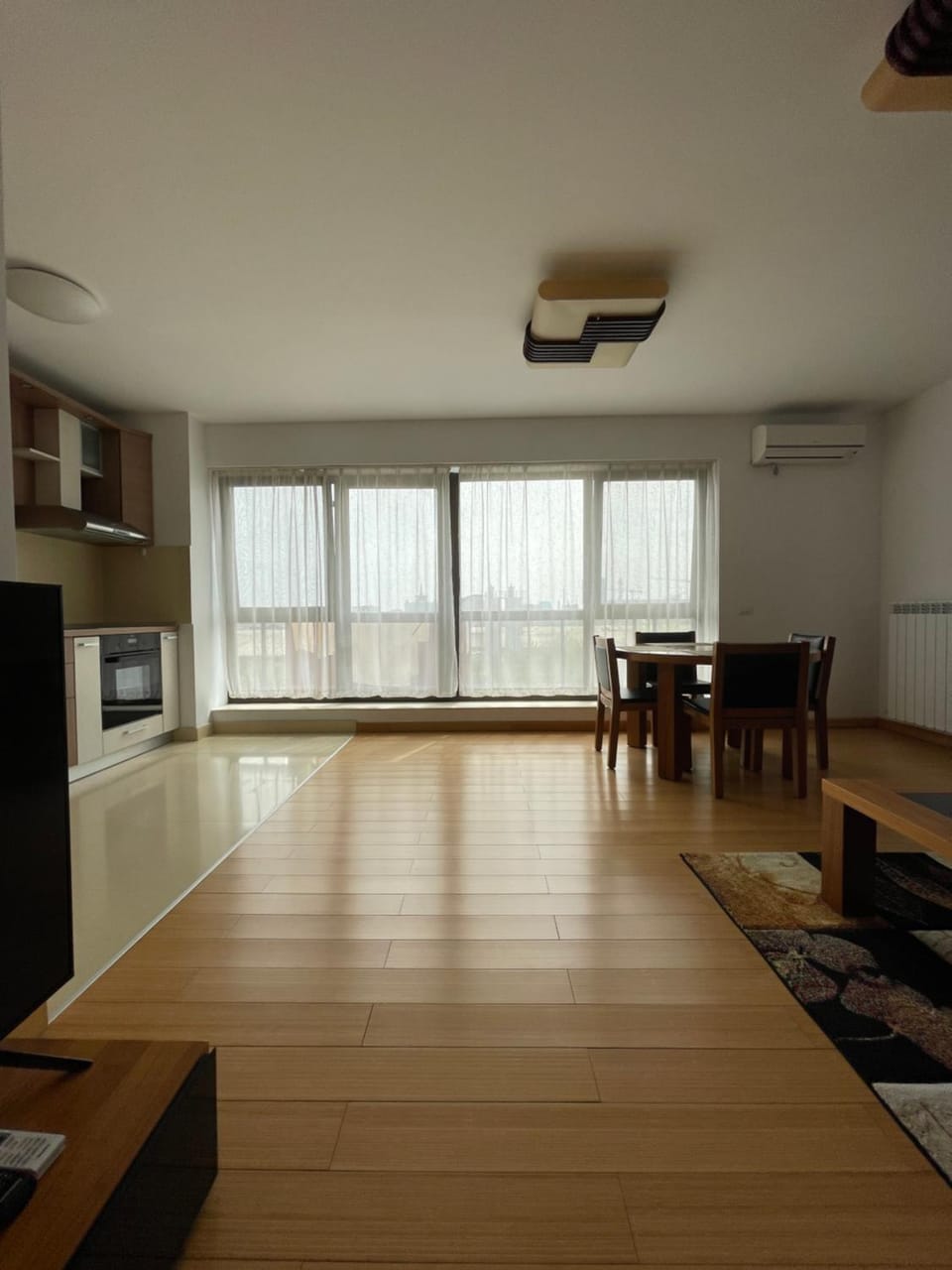 Sunny two room apartment, Baneasa, Petrom City, Free wi-fi and underground parking Apartment in Bucharest