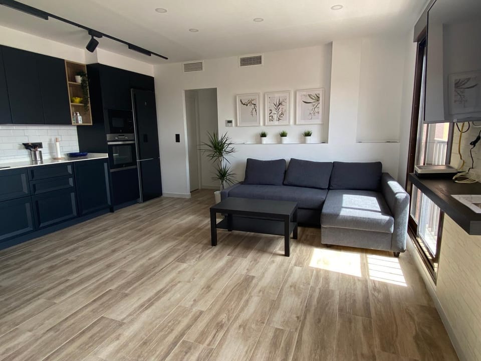 Kitchen or kitchenette, Lounge or bar