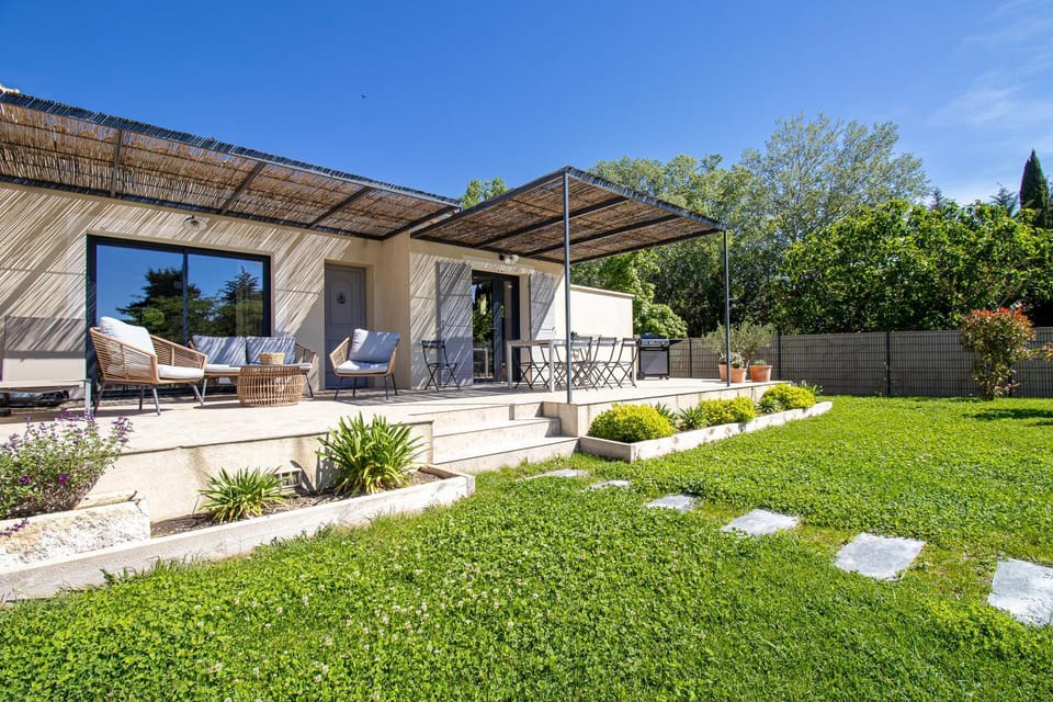 Patio, Spring, Day, Garden, Garden, Balcony/Terrace, Seating area, Garden view