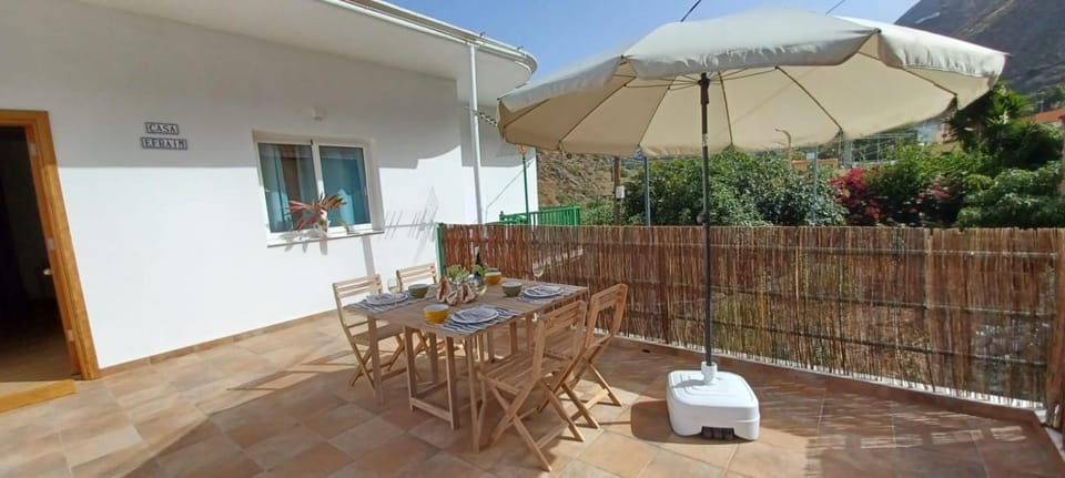 Summer, Balcony/Terrace, Dining area, Mountain view