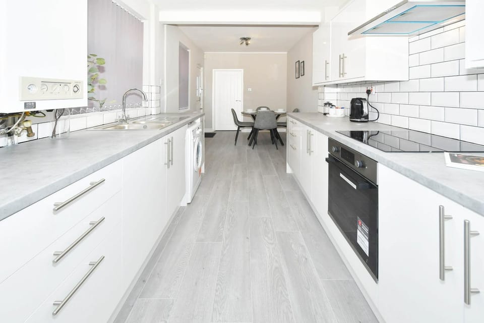 Kitchen or kitchenette, Dining area, pet friendly, stove