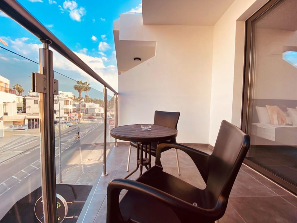 Property building, View (from property/room), Balcony/Terrace