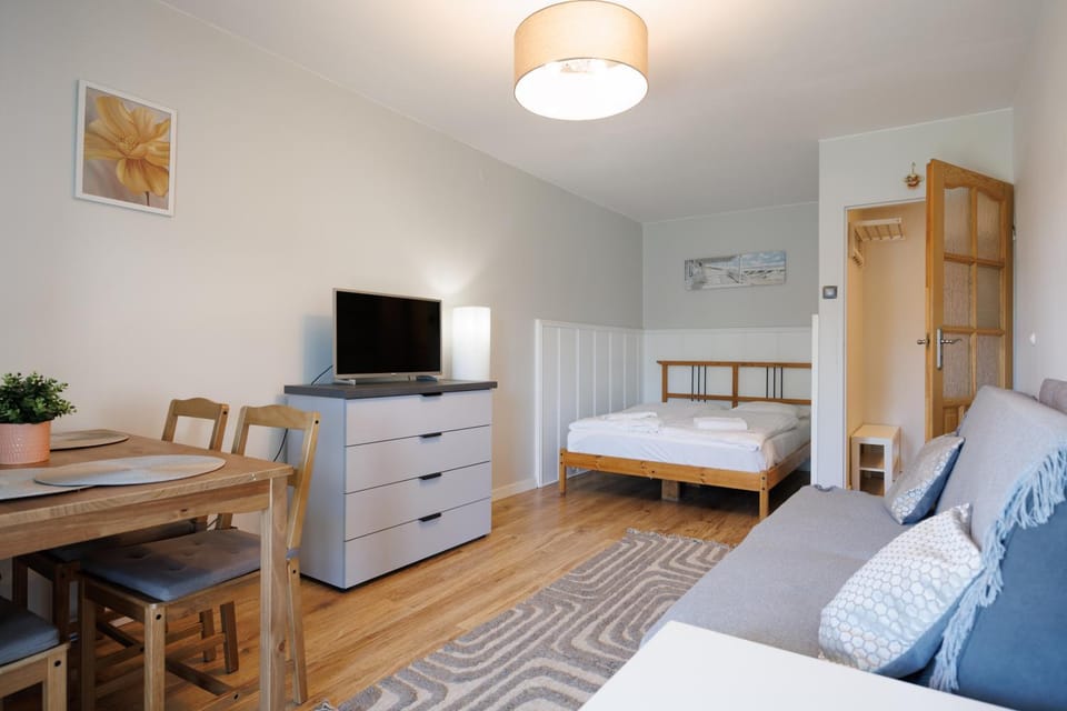 Bed, Living room