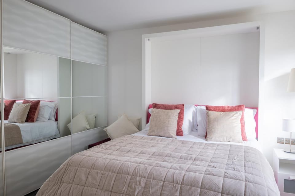 Central London stylish newly decorated studio flat Apartment in City of Westminster