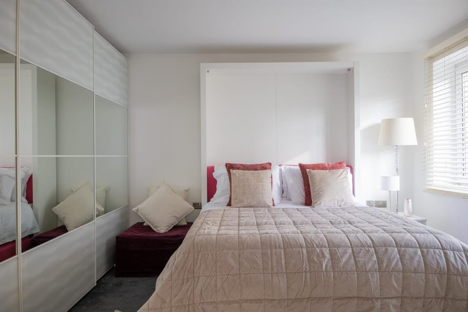 Central London stylish newly decorated studio flat Apartment in City of Westminster
