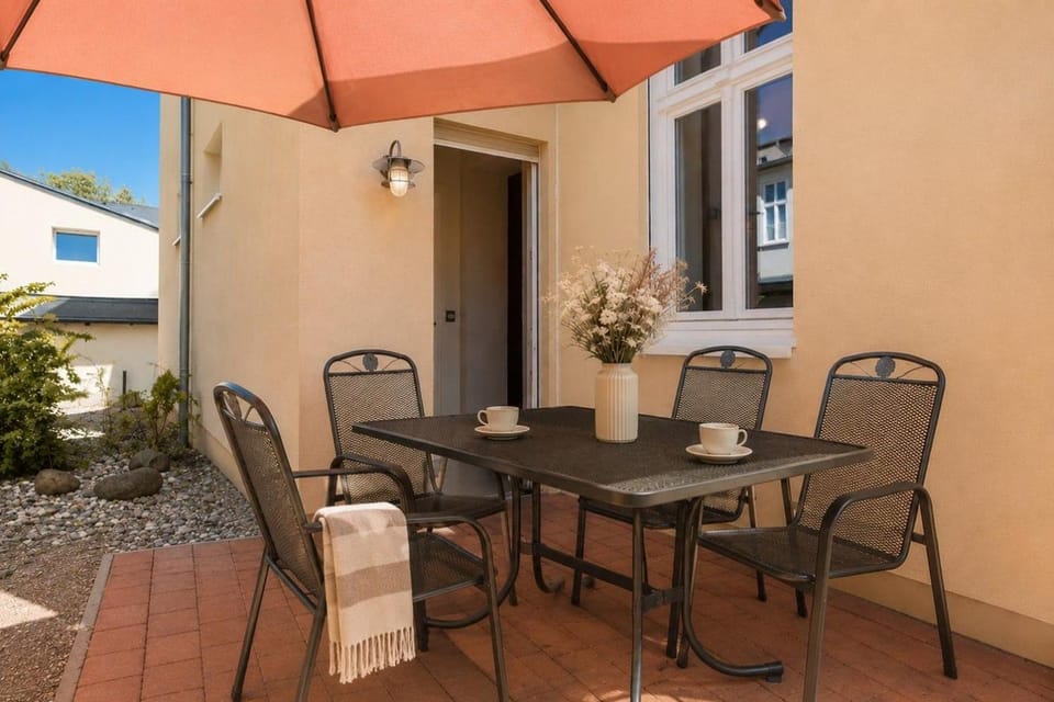 Day, Balcony/Terrace, Seating area