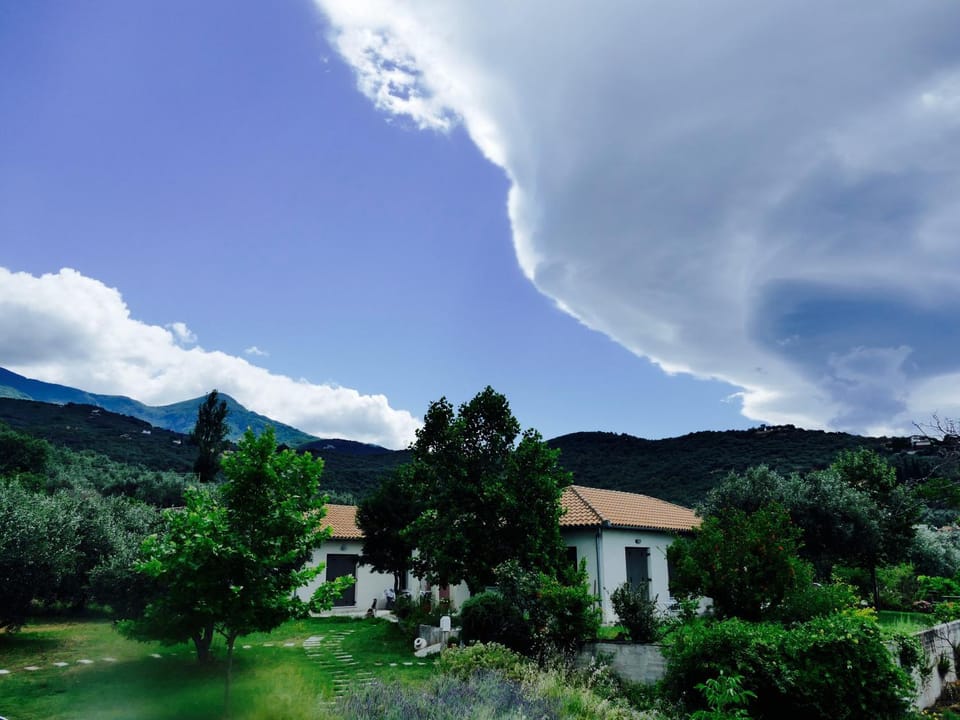 Property building, Spring, Day, Natural landscape, Mountain view, Mountain view, Sea view