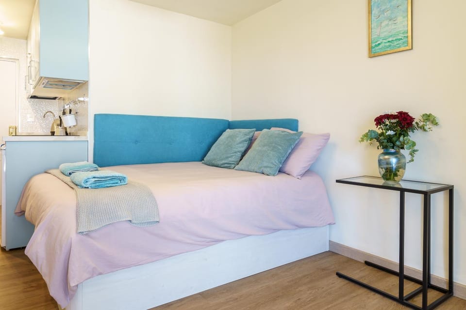 Living room, Bedroom