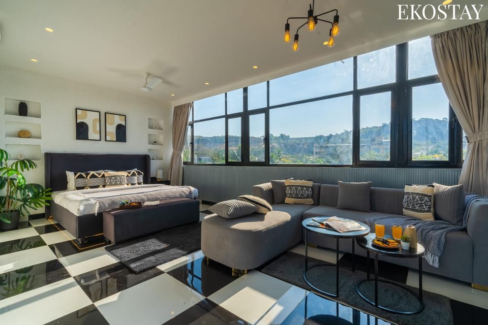 Bed, Natural landscape, Photo of the whole room, Seating area, Bedroom, Mountain view