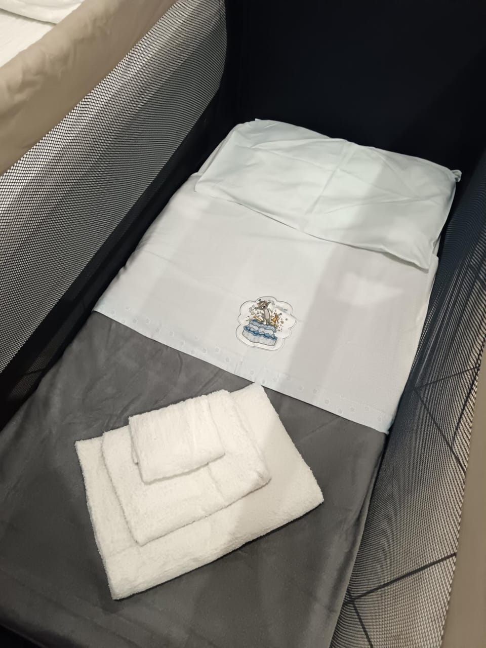 Bed, Bedroom, cot