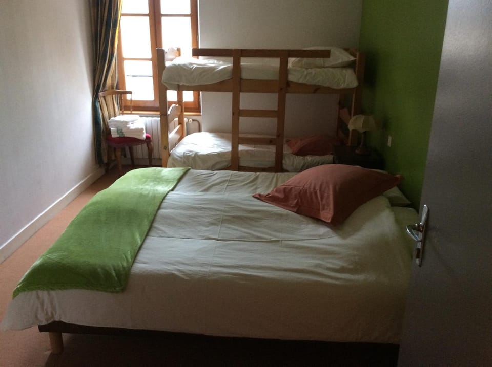 Bedroom, bunk bed
