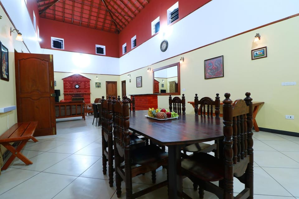 Restaurant/places to eat, Living room, Banquet/Function facilities, Seating area, Dining area