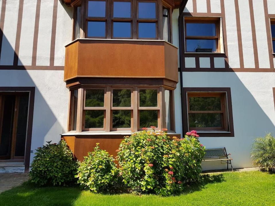 Property building, Garden, Garden view