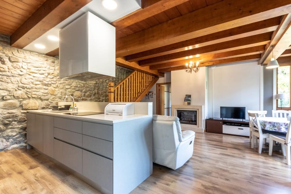 Kitchen or kitchenette, Living room