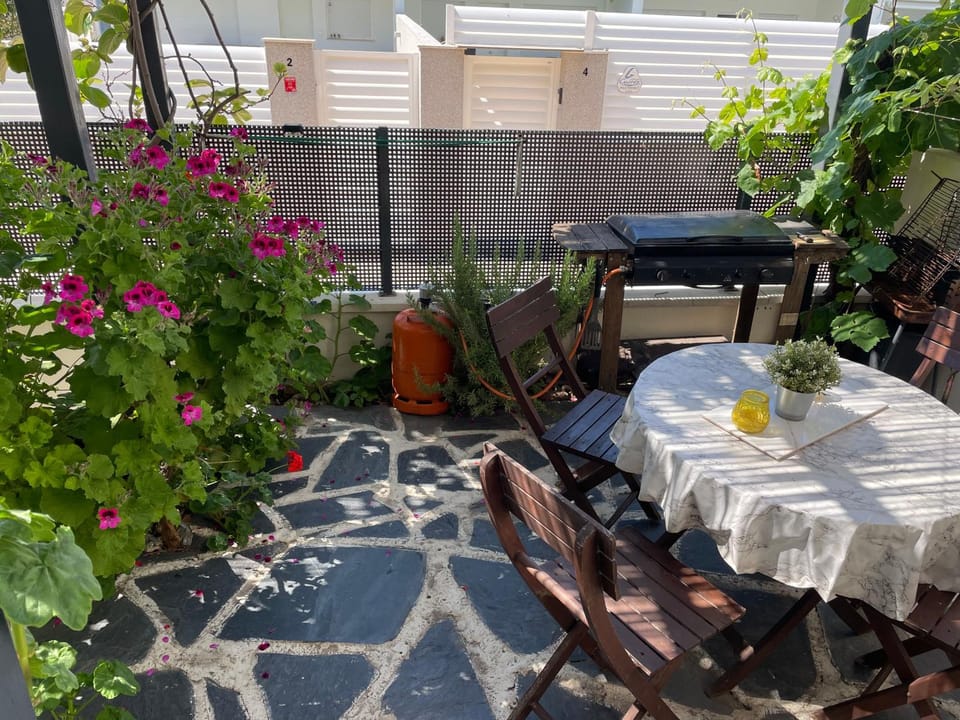 PLAYA ALMARDA,PISCINA,2 TERRAZAS,WIFI,PARKING,BBQ,TRANQUILo Apartment in Valencian Community