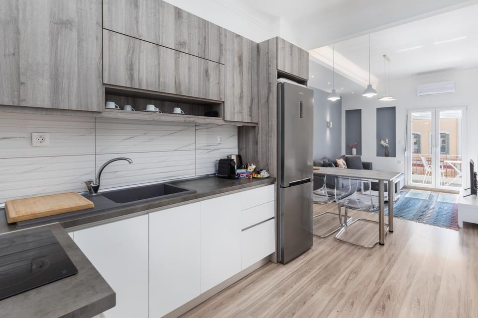 Kitchen or kitchenette, Dining area, pet friendly, stove