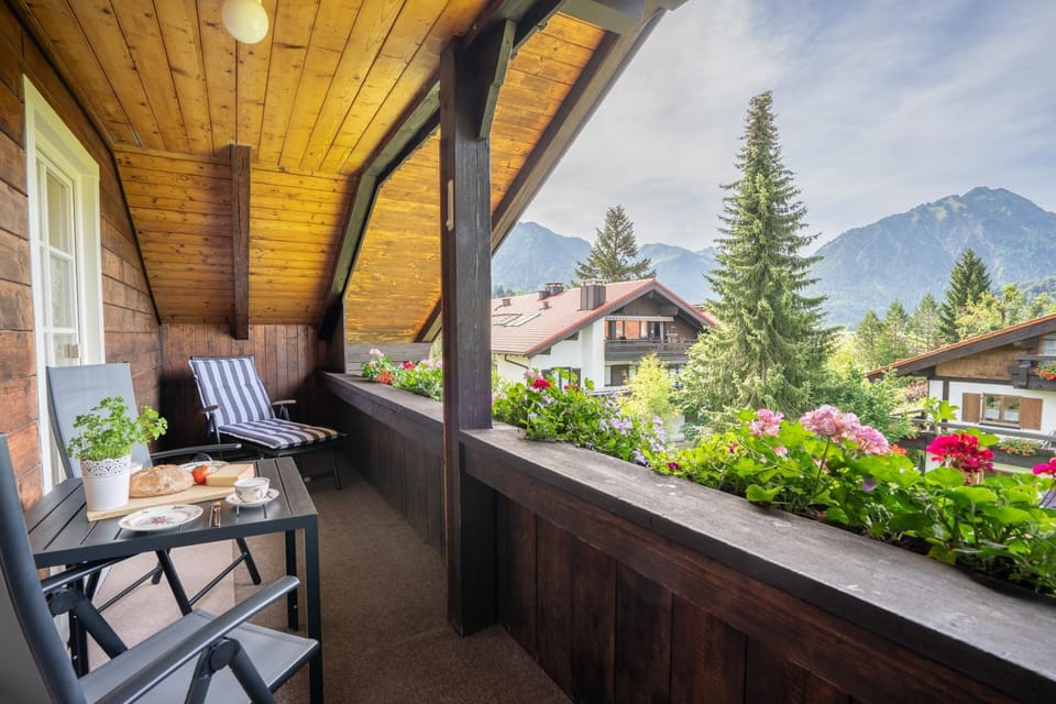 View (from property/room), Balcony/Terrace, Mountain view