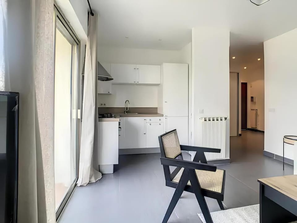 Living room, kitchen