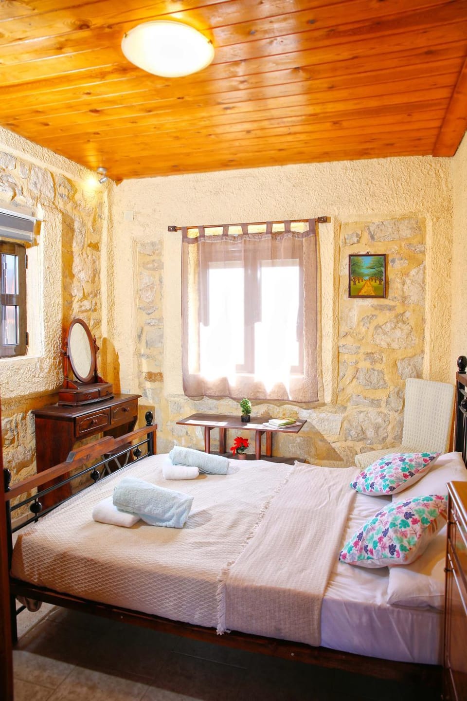 Bed, Photo of the whole room, Sea view, towels, air conditioner