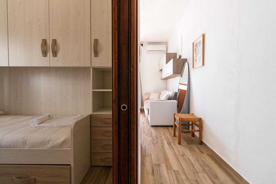 Bed, Photo of the whole room, Bedroom, wardrobe