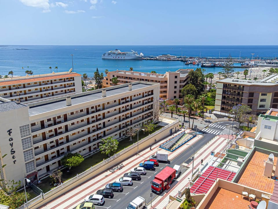 Bird's eye view, Balcony/Terrace, City view, Sea view, Street view