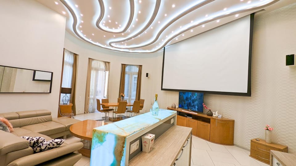 TV and multimedia, Living room, Photo of the whole room, Seating area