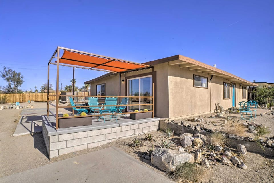 Pet-Friendly Home w/ Patios & Private Hot Tub! House in Twentynine Palms