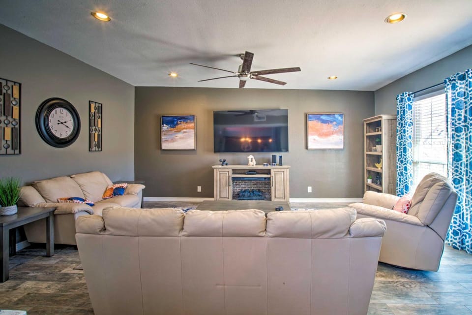 Modern El Paso Home with Backyard and Fire Pit! House in El Paso