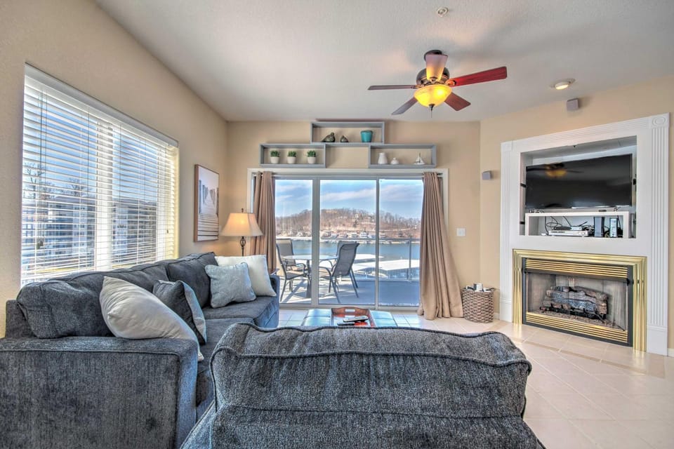 Boat Slip, Pools! Waterfront Lake Ozark Condo House in Lake of the Ozarks