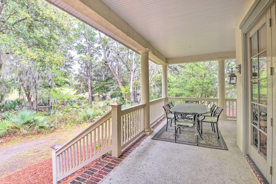 5 Mi to Old Town Bluffton: Cottage w/ Patio House in Bluffton