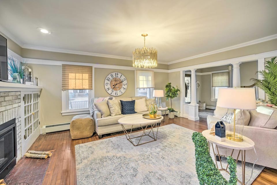 Family-Friendly Glens Falls Home w/ Sun Porch House in Glens Falls