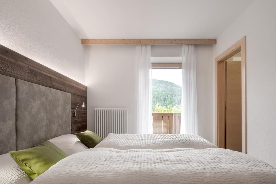 Bedroom, Landmark view