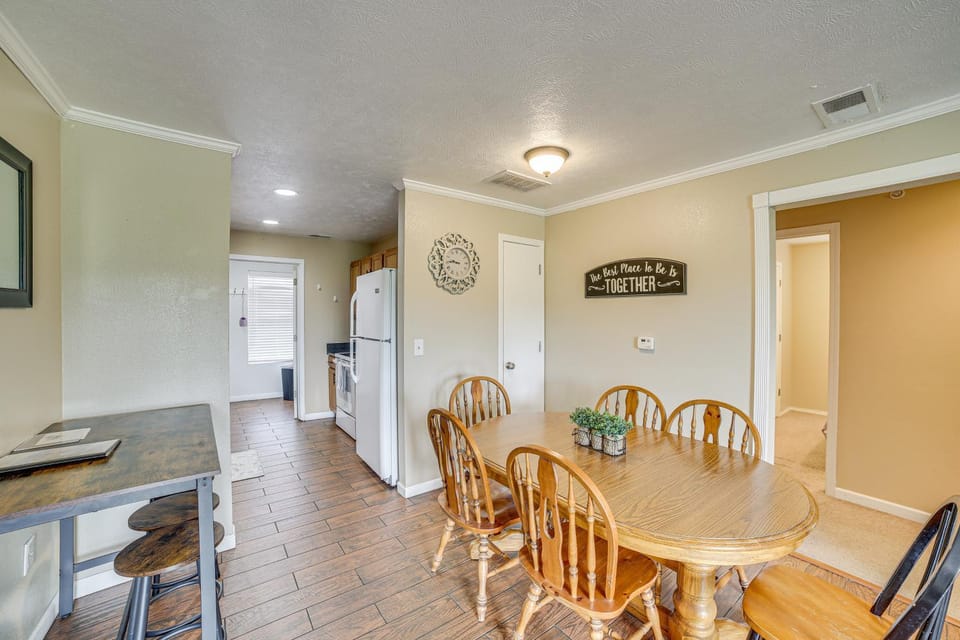 5 Mi to Silver Dollar City: Condo w/ Pool Access House in Branson
