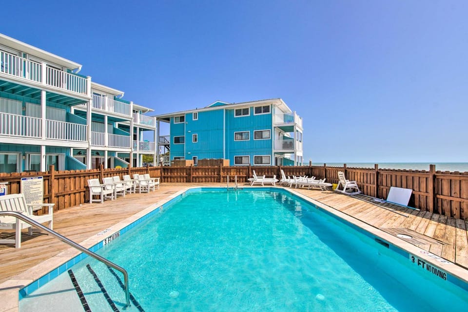 Kure Beach Condo w/ Panoramic Ocean Views! House in Kure Beach