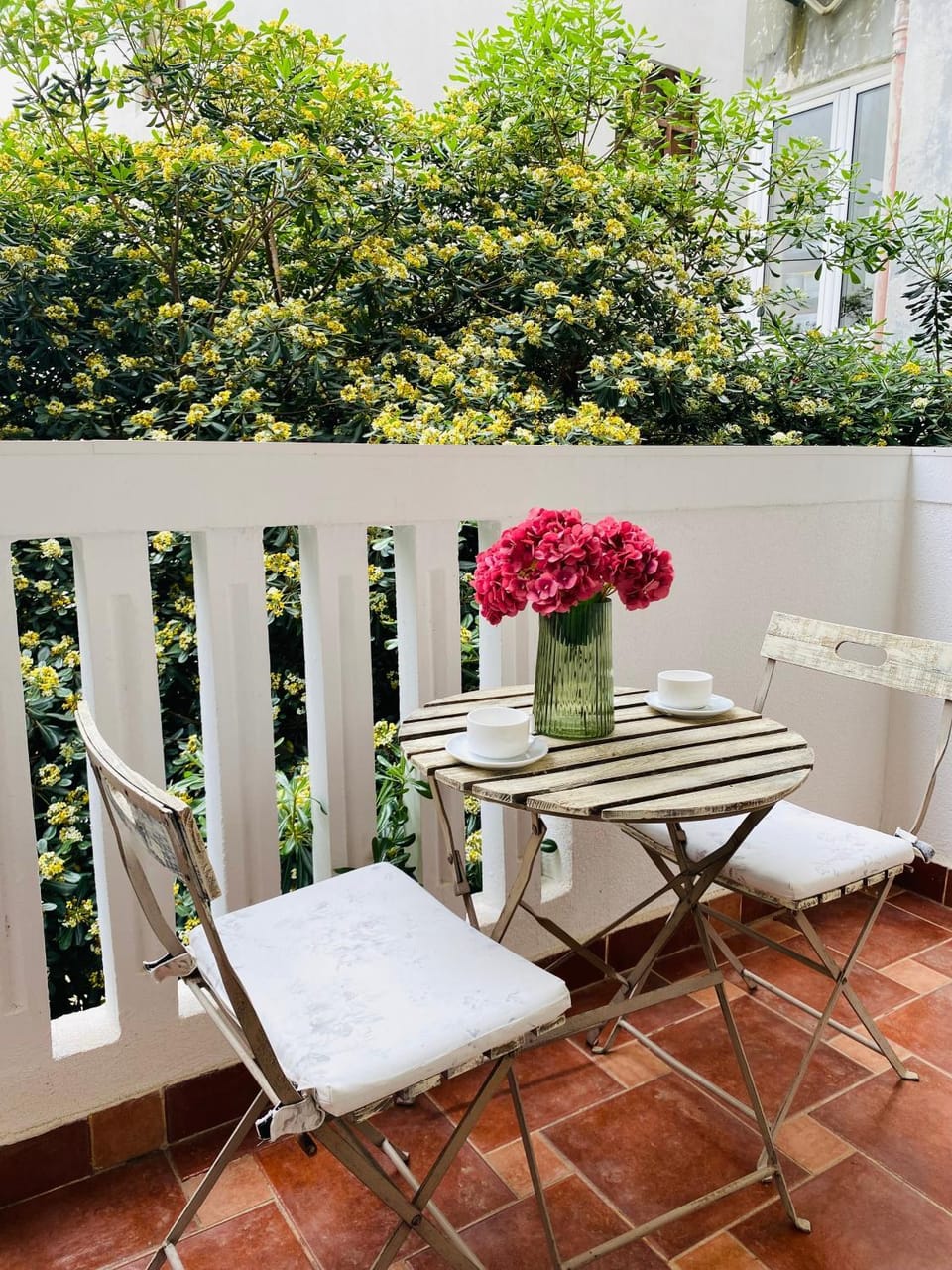 Patio, Spring, Day, Garden, View (from property/room), Balcony/Terrace, Living room, Seating area, Dining area, Garden view