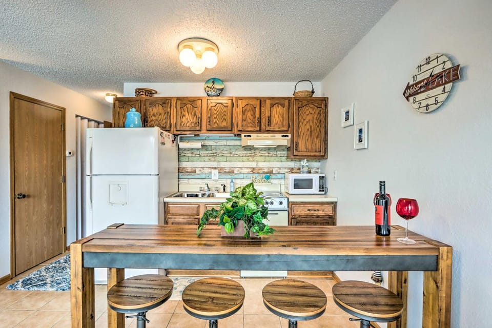 Pool + Boat Slip Available: Osage Beach Condo! House in Osage Beach