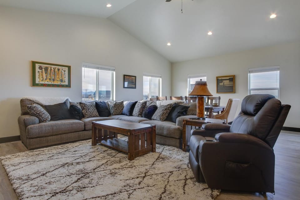 1 Mi to Beaverhead River: Mtn-View Dillon Retreat House in Idaho