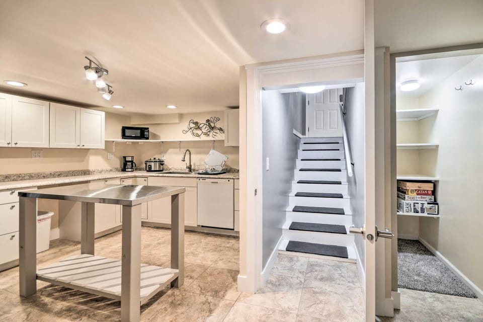 Renovated Apartment about 7 Mi to Dtwn Billings Apartment in Billings