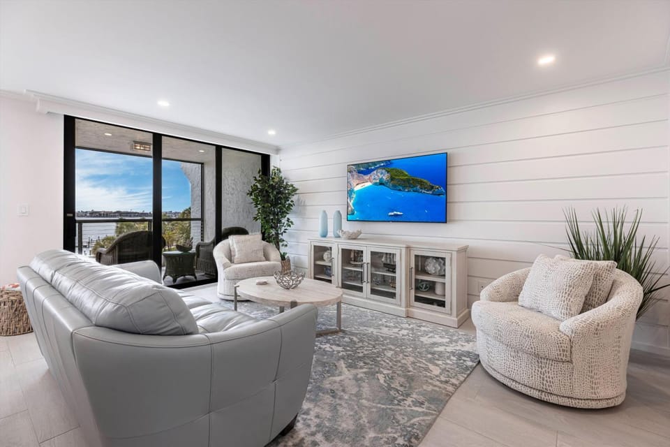 Lovely Marco Island Condo w/ Private Bay View House in Marco Island