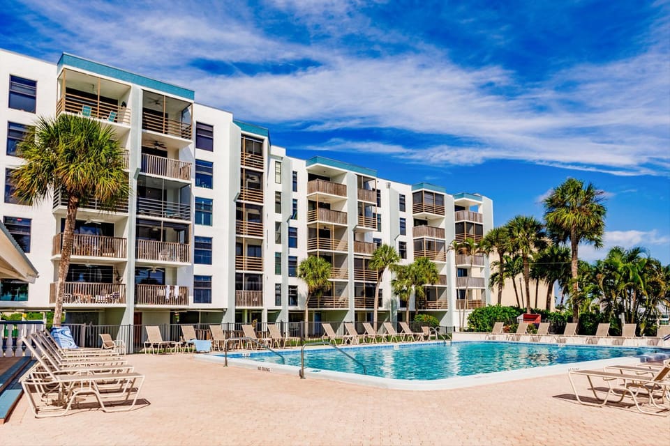 Lovely Marco Island Condo w/ Private Bay View House in Marco Island