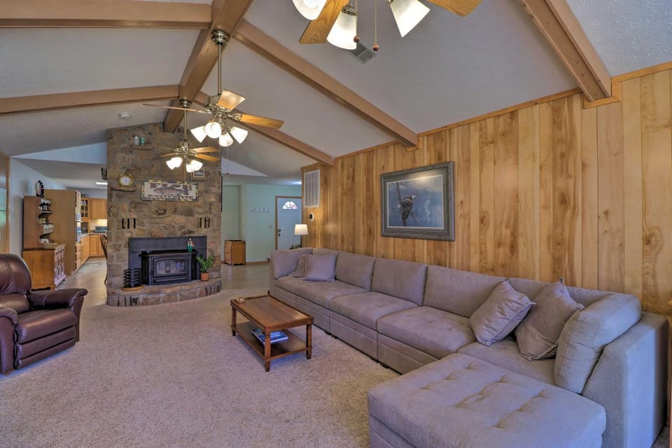 Scenic Riverview Getaway with Screened Porch! House in Arkansas