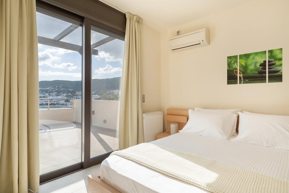 Bed, Balcony/Terrace, Photo of the whole room, Bedroom, Mountain view