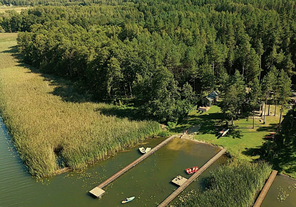 Makosieje Resort -komfortowy domek 30m od brzegu jeziora ,wi-fi Nature lodge in Poland