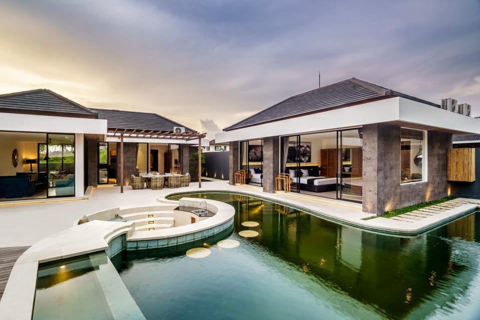 Property building, Swimming pool
